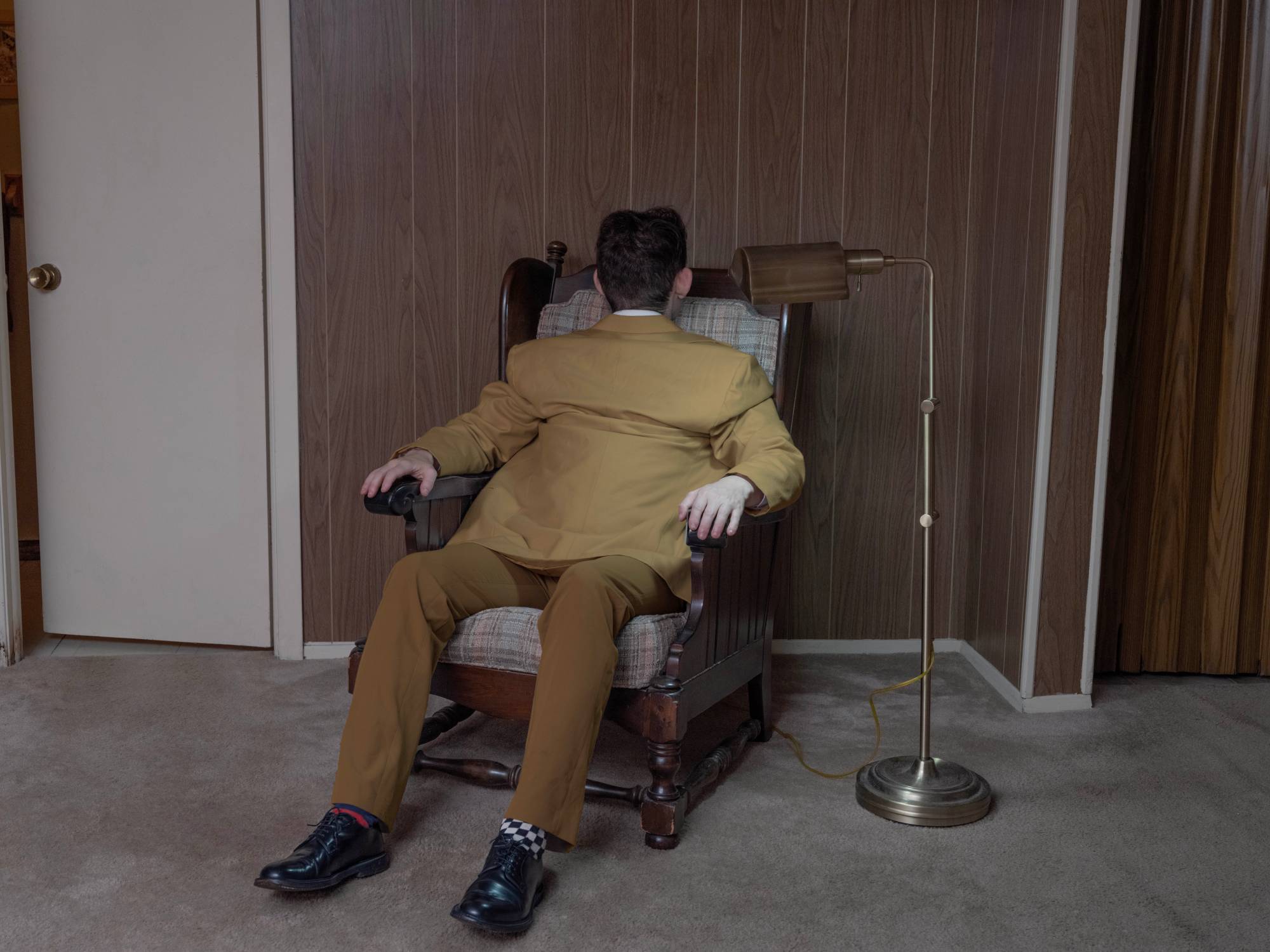 日常的异境：Ben Zank 的超现实人像诗学