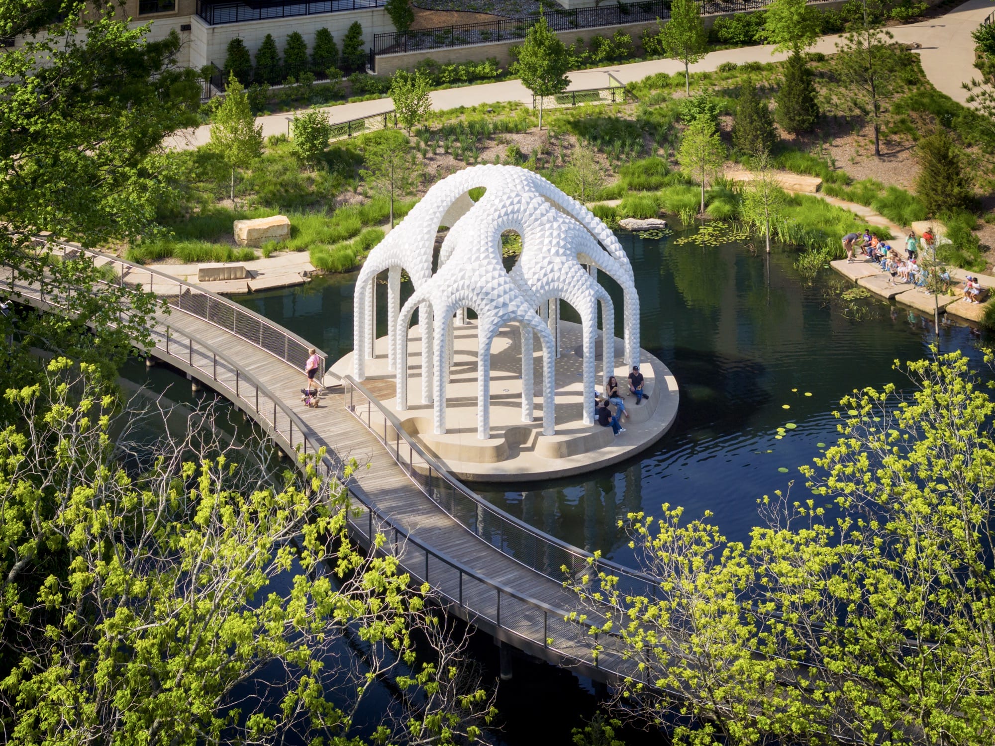 福尔内斯:重塑“园林 folly”的雕塑亭