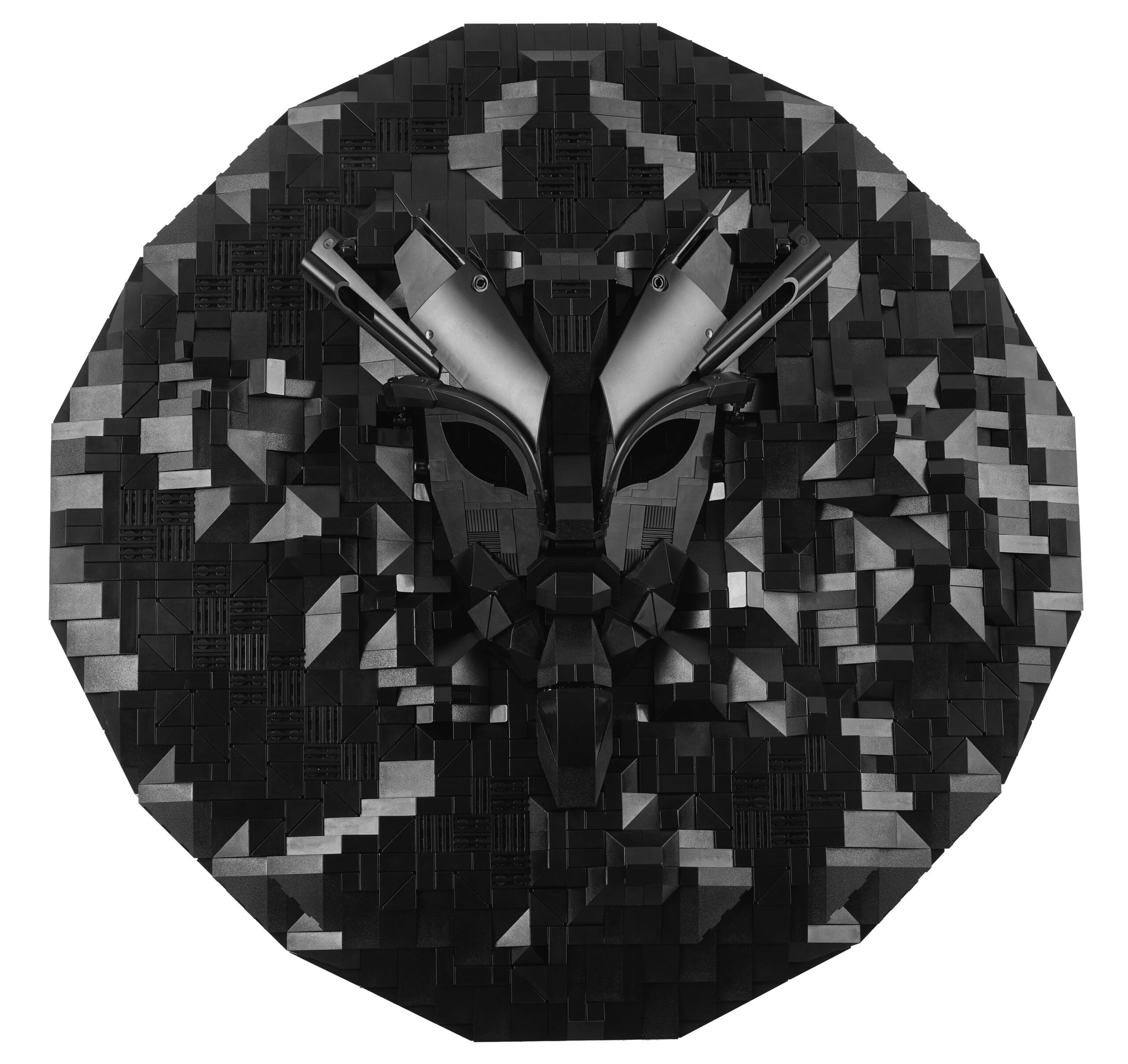 乐高积木构筑的未来神话：Ekow Nimako的非裔未来主义雕塑